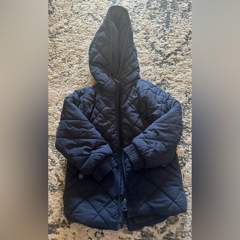 ZARA kids puffer coat. Size 2-3 year old / 98cm .